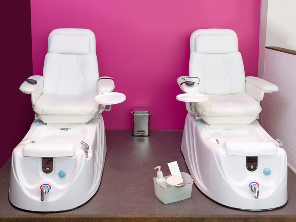 How to Choose The Right Spa Pedicure Chair for Your Salon