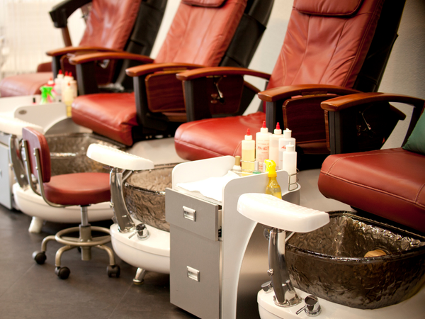 The Ultimate Guide to Choosing the Perfect Pedicure Chair for Your Salon