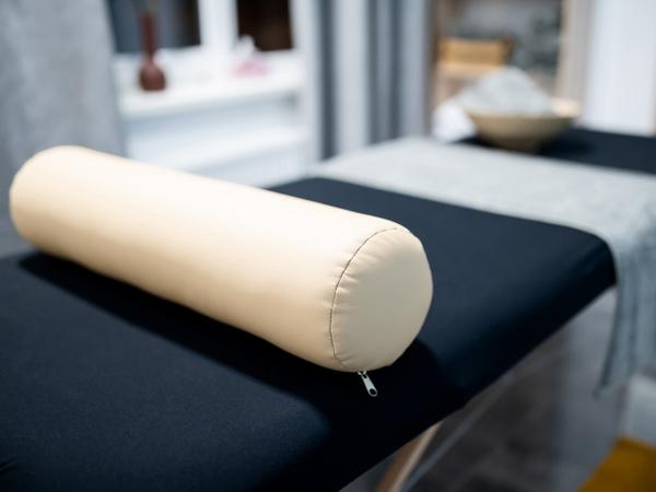 The Benefits of Massage Table Bolster Pillows for Your Practice